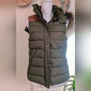 NWT H&M Green Puffer Vest with Faux Fur Hood